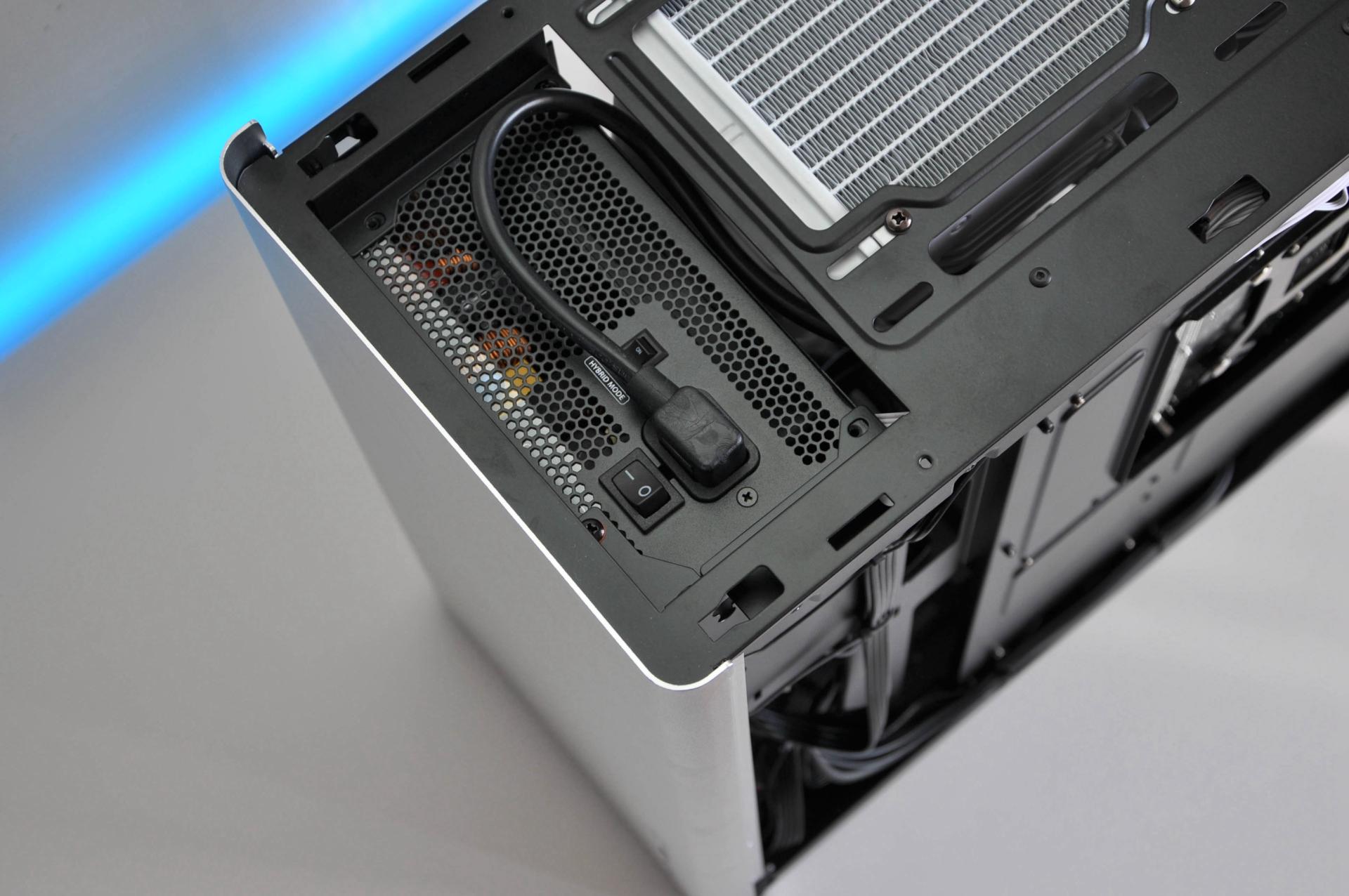 如此精致的atx机箱谁不爱呢?双面钢化玻璃 240水冷 大主板评测