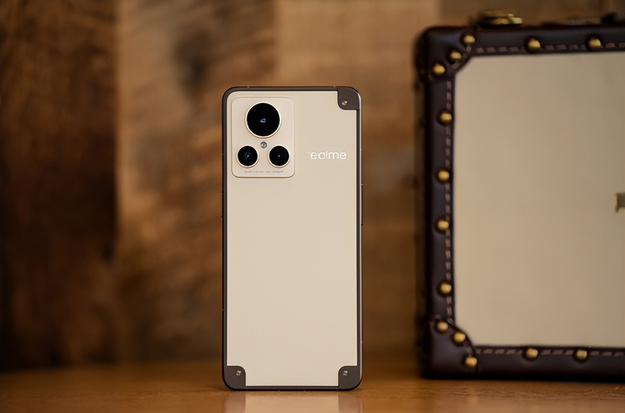 颜值和实力并存！下半年可以闭眼入的三款手机