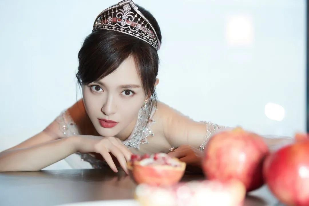 唐嫣黑白长裙宛如公主