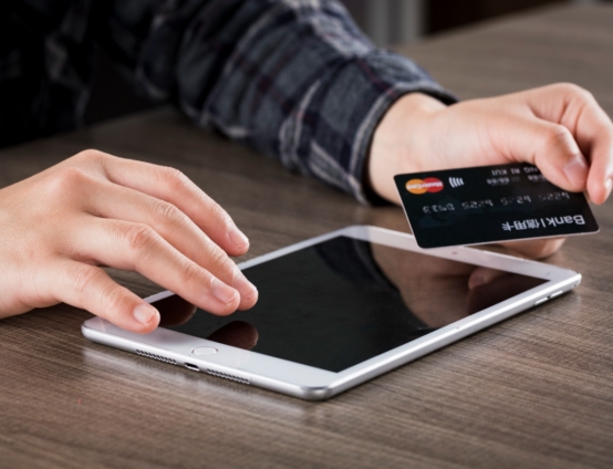 “套现”被明令禁止，多家银行行动，“以卡养卡”不好过了