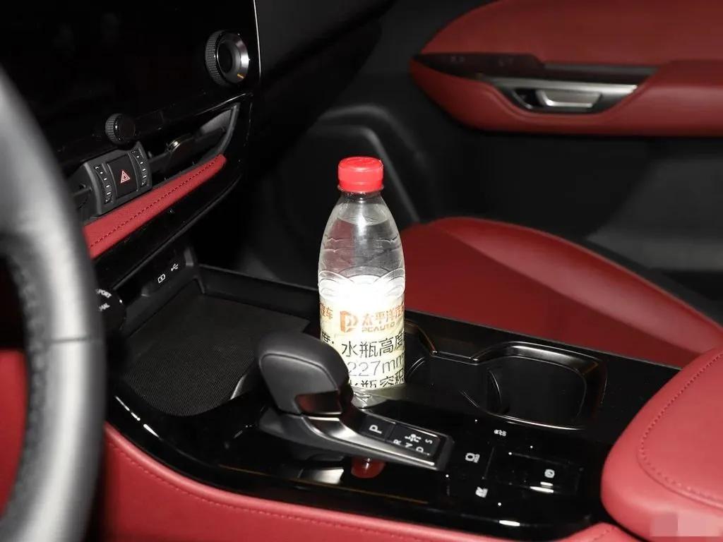 雷克萨斯NX 2022款