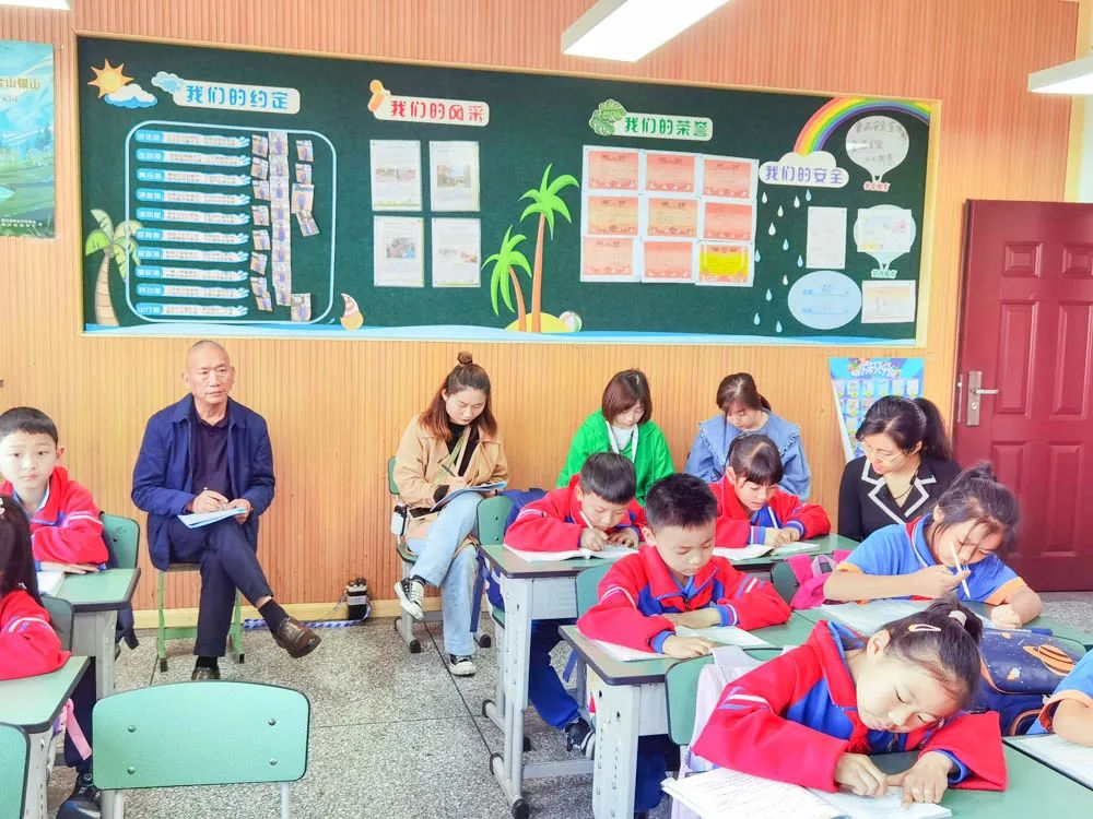 金桥小学老师参加双流区第五届“教坛新秀”赛课活动并进入决赛