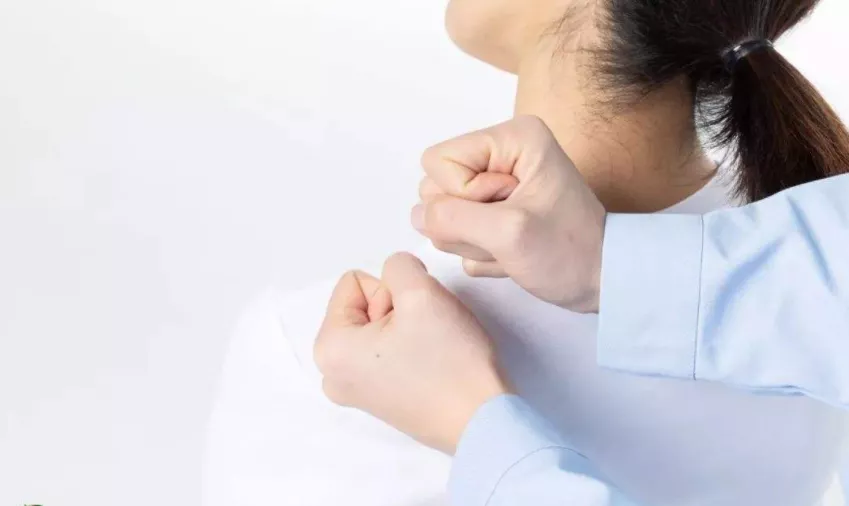 背部是陽中之陽! 經常拍一拍,可緩解疼痛,疏通經絡,調理全身