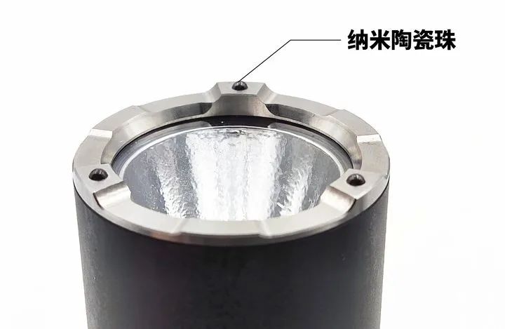 專業(yè)級戰(zhàn)術(shù)手電，照明防身只需這一個