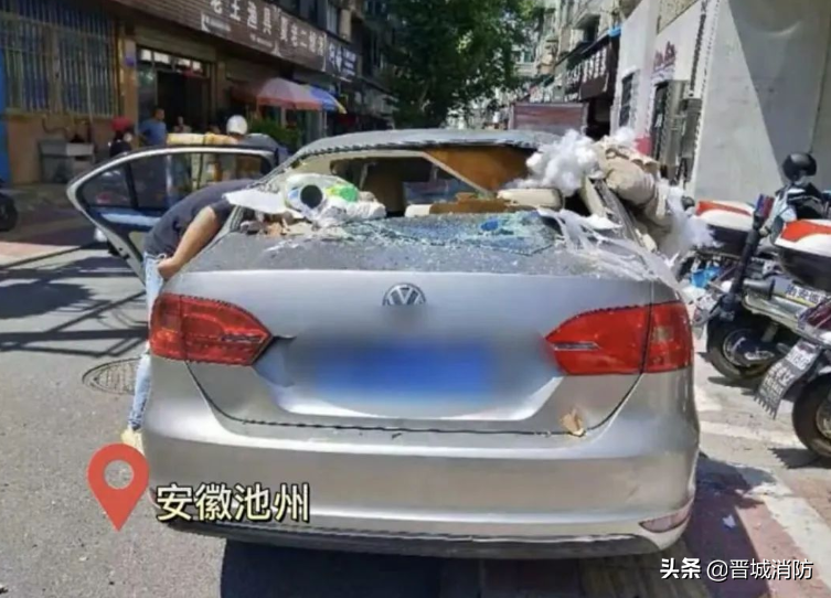 男子點煙瞬間車內突然爆炸，只因放了這些小物品