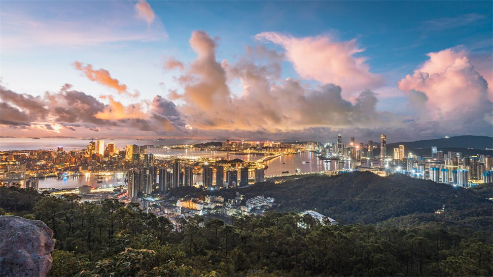 2003年，广西小伙做好事受重伤，因无钱治疗，两年后跳楼身亡