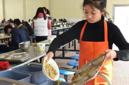 上了大学后才发现，原来贫困生也能“隐性”，仅从外表根本看不出