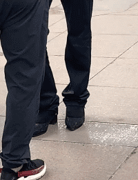 女朋友出差了，说去了上海出差，还给我发来了一张这样的照片