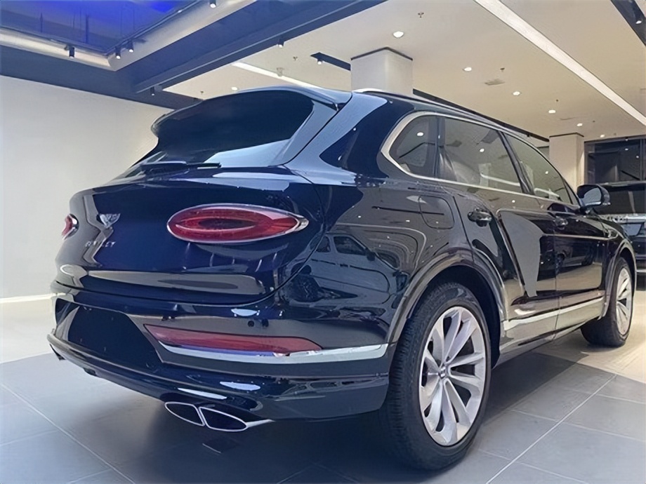 21款全新进口宾利添越混动版展厅现车售价240万起售