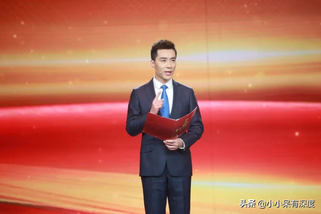 央视国脸郭志坚近况，他隐藏多年的妻子曝光，儿子也是一位帅小伙