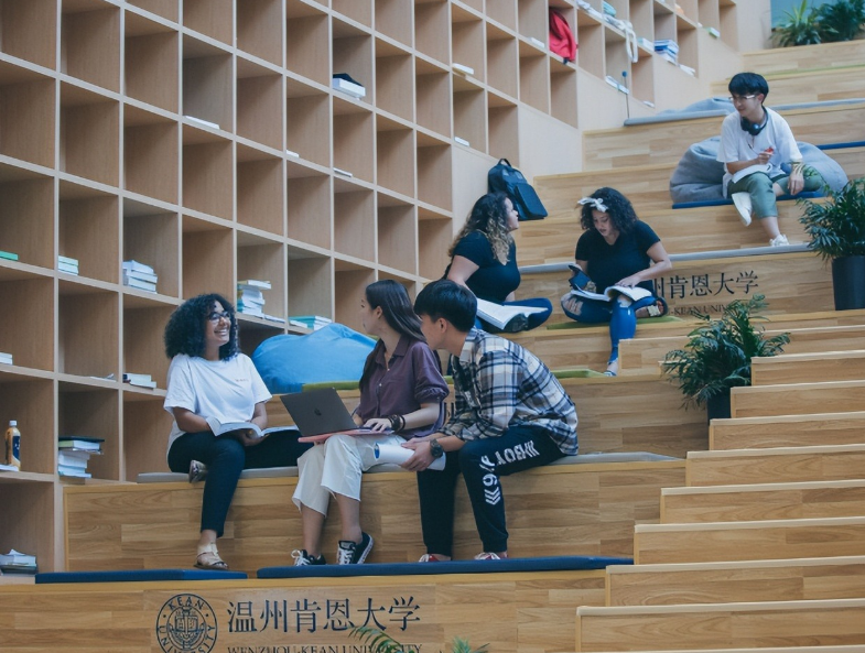 大学学费不同幅度“上涨”，未来恐普遍不低于4千，家长感到心慌