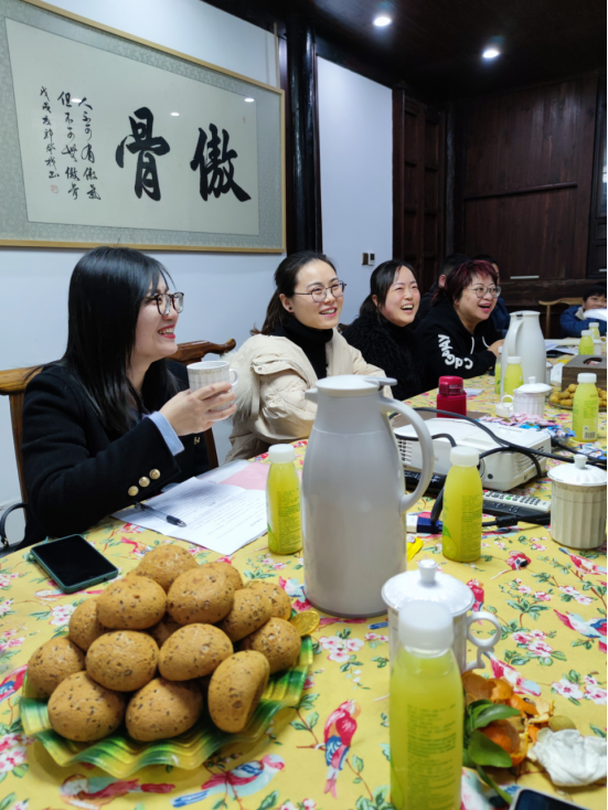 逆风飞扬，共赢未来