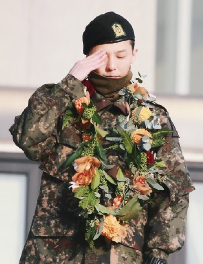 sm公司艺人抑郁症加重李泰民服役形式改变网友猜测遇霸凌