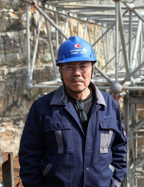 ��ΰ�������������һ�ڱ���