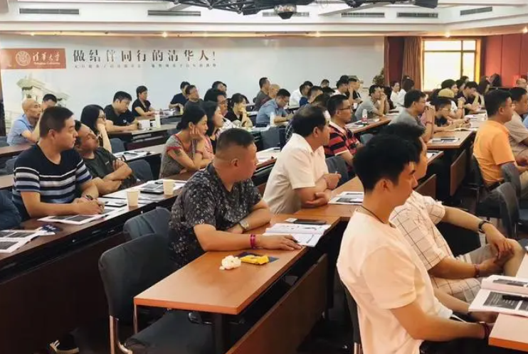 清华48岁副教授因长期高强度工作而离世，其履历曝光，令人惋惜