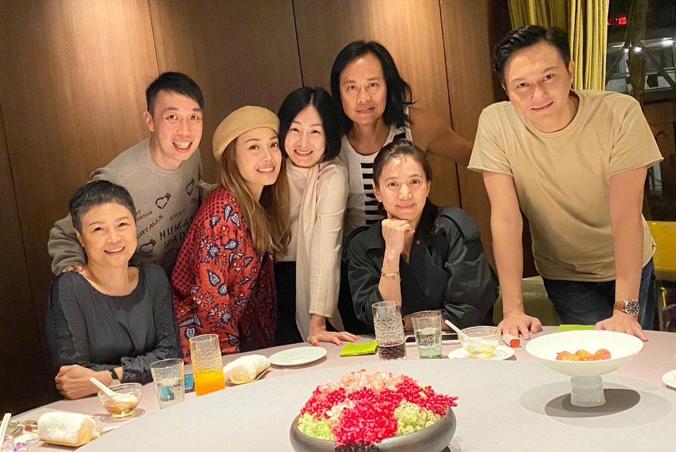 儿子失言，袁咏仪发文澄清：全家爱国爱港，支持一个中国态度没变