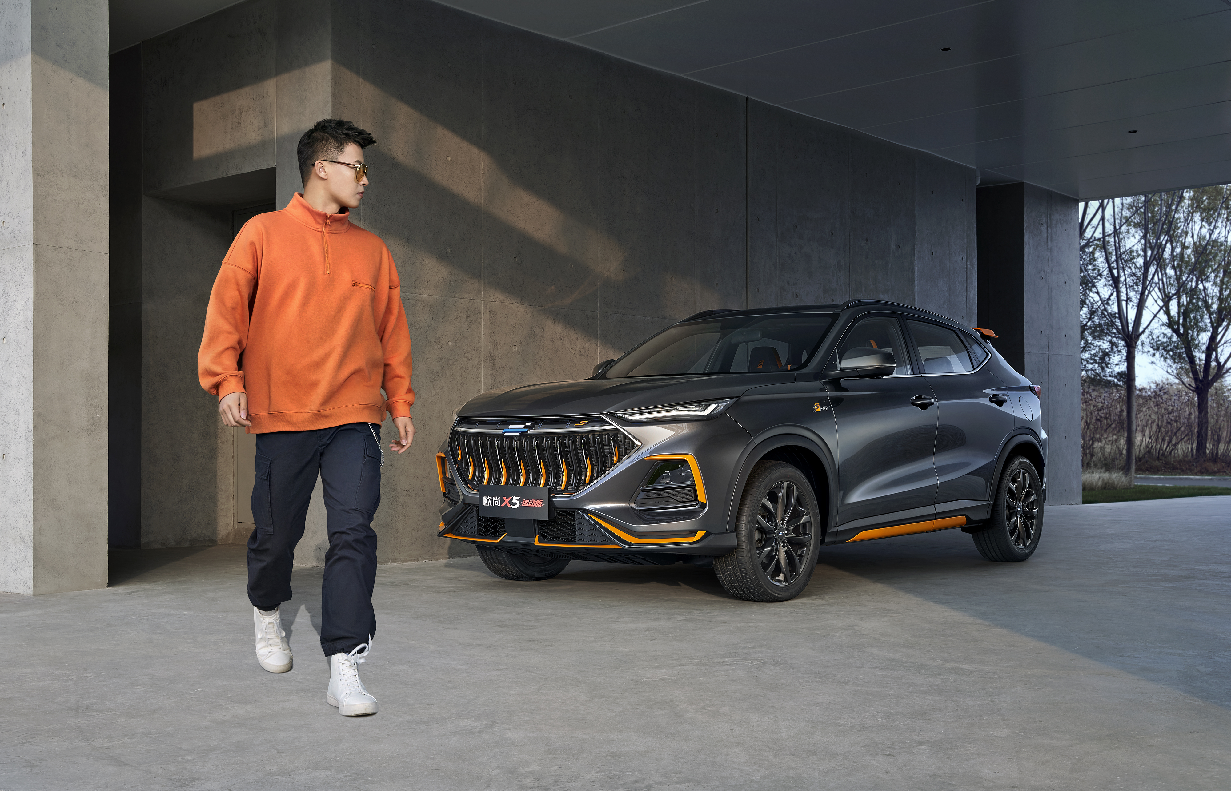 话不多说,赶紧订车!下订欧尚X5运动版,限时享五大特权礼