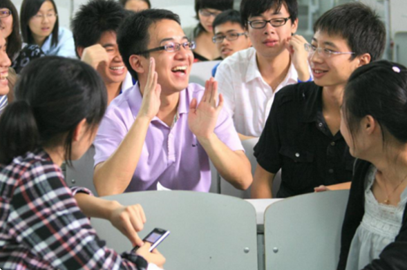 大学表白墙欢乐多，“恋爱圣地”变“翻车现场”，看后笑出鹅叫