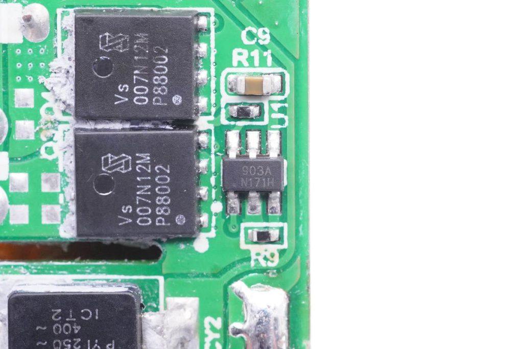 一个顶三个，支持三设备同时快充，安克100W氮化镓超能充拆解