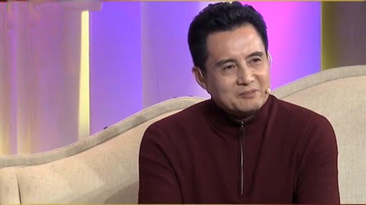 出国洗碗、扫厕所，被父亲告上法庭，王伯昭到底经历了什么？