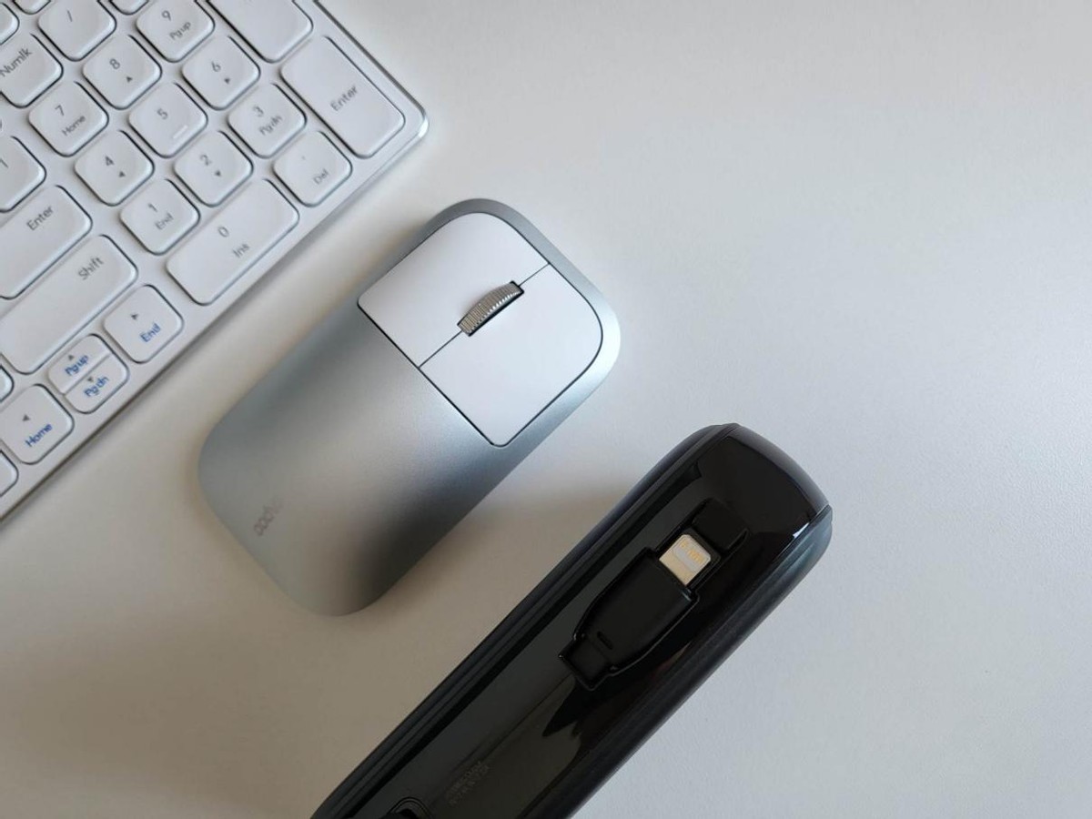 倍思Q数显快充移动电源——苹果安卓完美兼容，双机党必备掌中宝