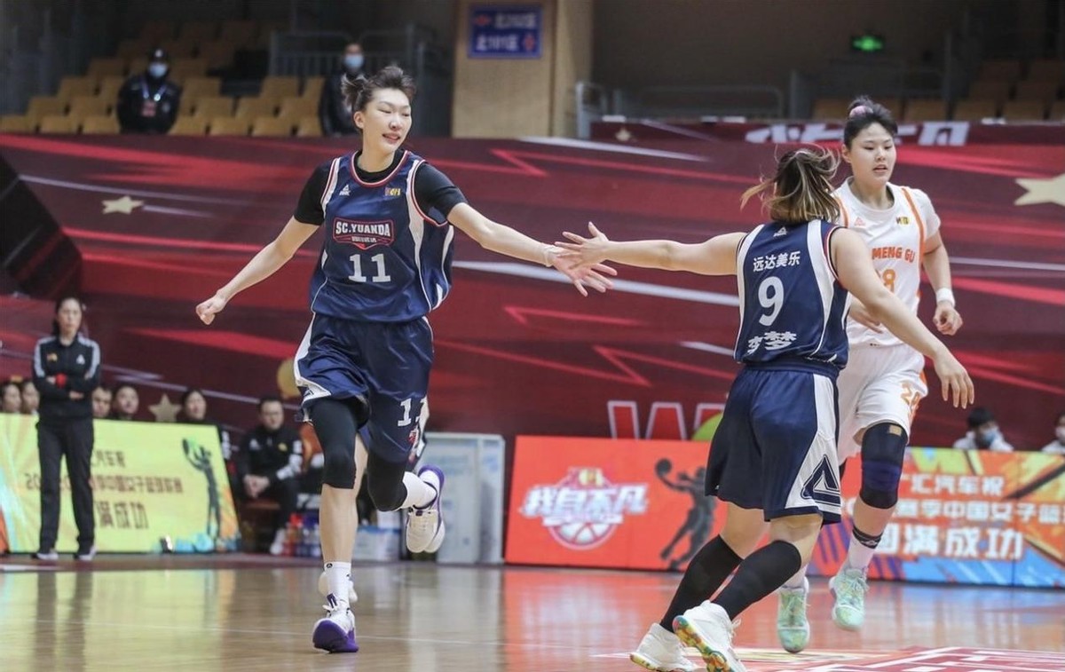 王韩旭(韩旭近况：23岁篮坛希望之星，签约WNBA，河北人，2米07女版周琦)