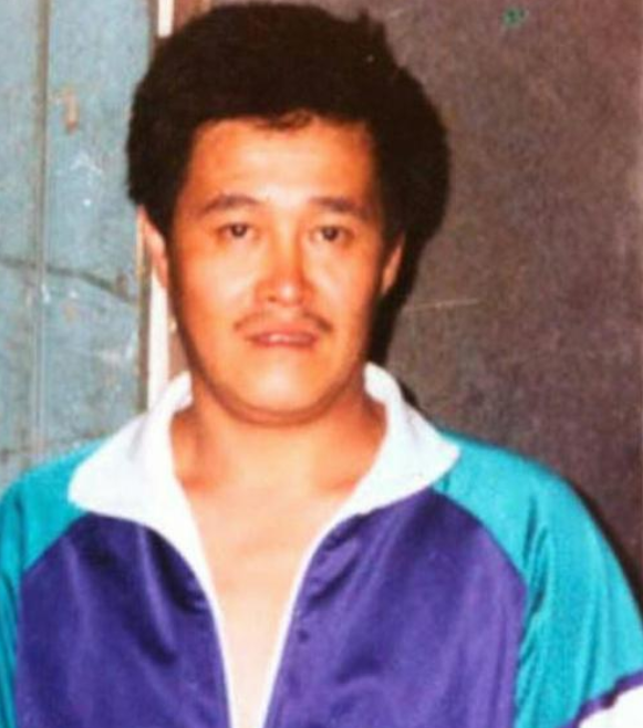 同是赵本山的种，把前妻女儿和后妻女儿一对比，差距一目了然