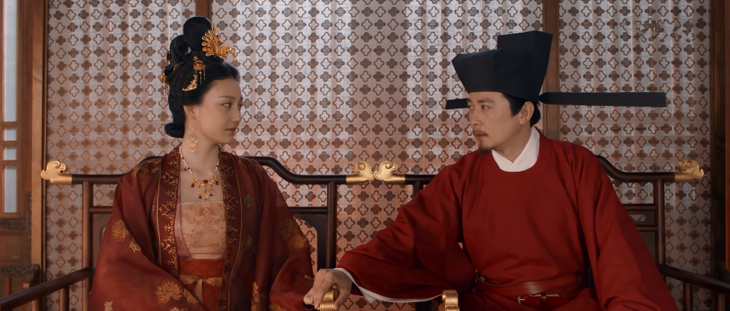 为何《梦华录》中官家和圣人的感情戏不多，却比男女主更出彩？