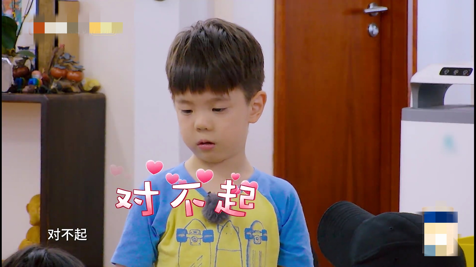 杜江携妻聚餐到凌晨，为霍思燕开车门像保镖，婚后9年依然绅士