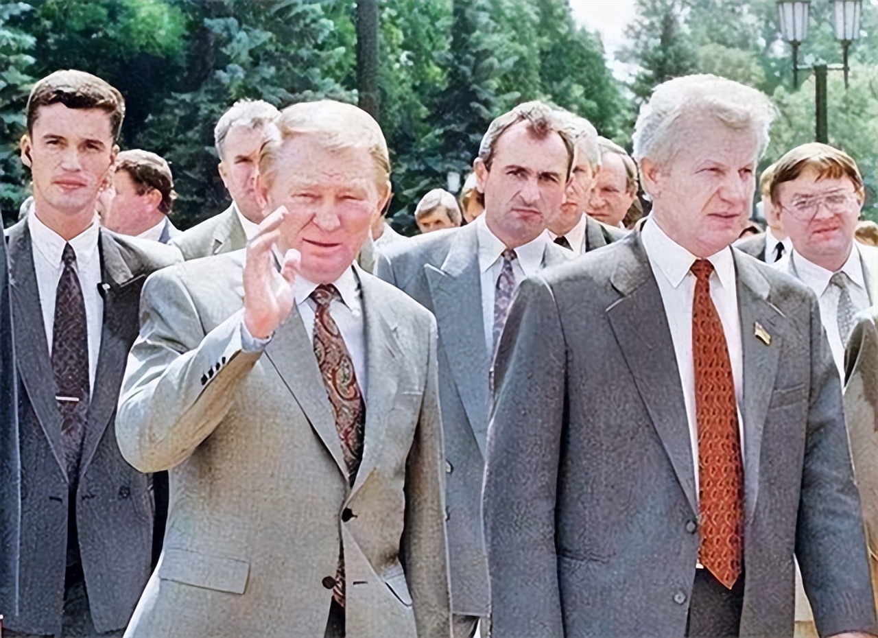 2011年乌克兰总理入狱，一身淤青并非被虐，而是与律师在牢房有染