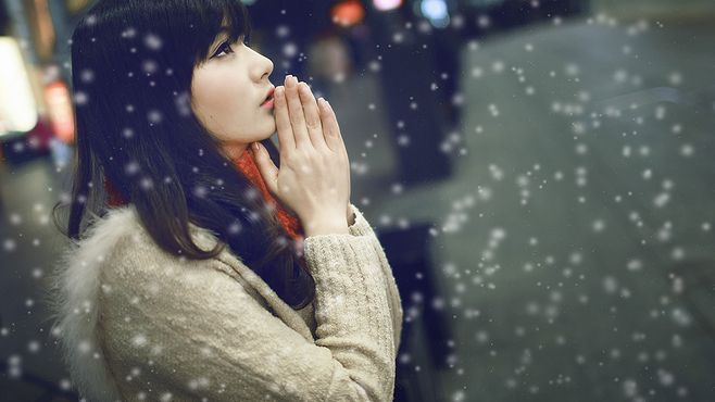 1,雪中看心,心灰意冷.一切都是白色的,一切只为你.慢慢看雪,等待.