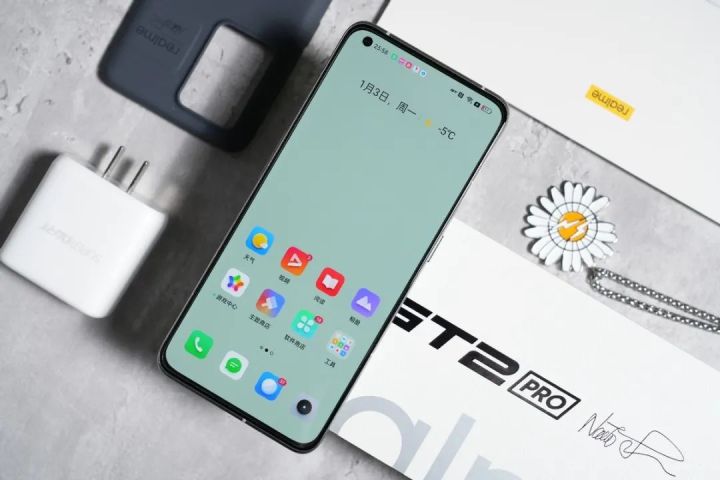 买手机别抠抠索索，懂行的人才会买的3款手机，入手超值