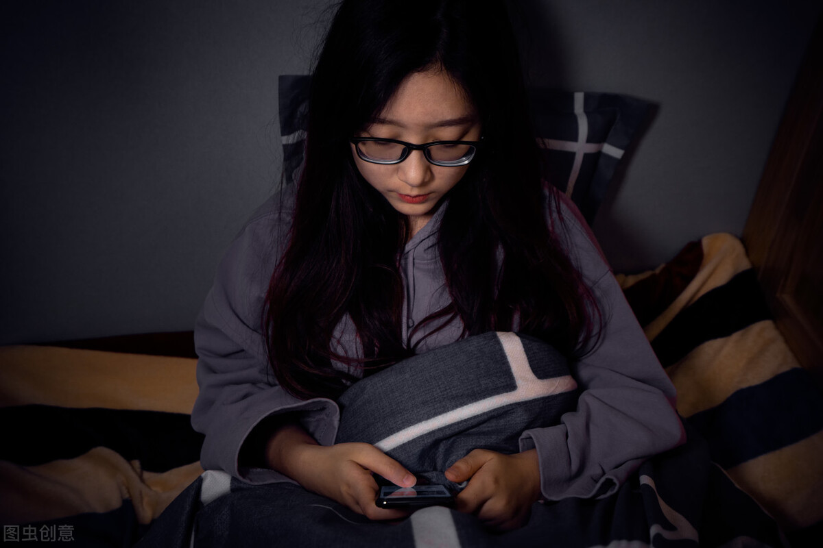 顽固失眠？翻来覆去睡不着？中医如何辨证分型治疗老失眠？快收藏