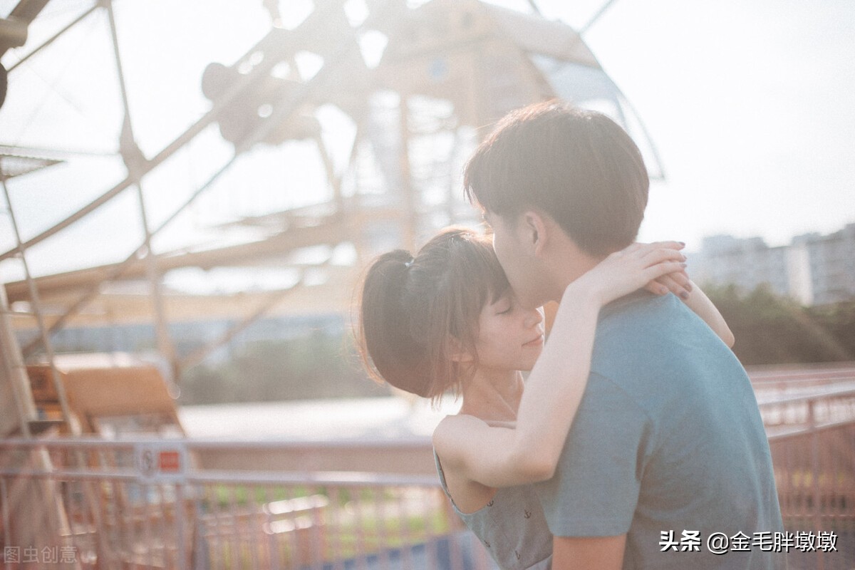 ﻿30个睡前简短故事（很甜很撩的睡前小故事）

