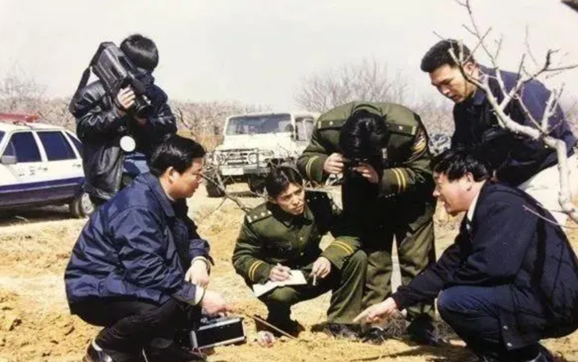 1991年女教师带儿子赶集遇害，25年后警方打开10年老棺材发现真凶