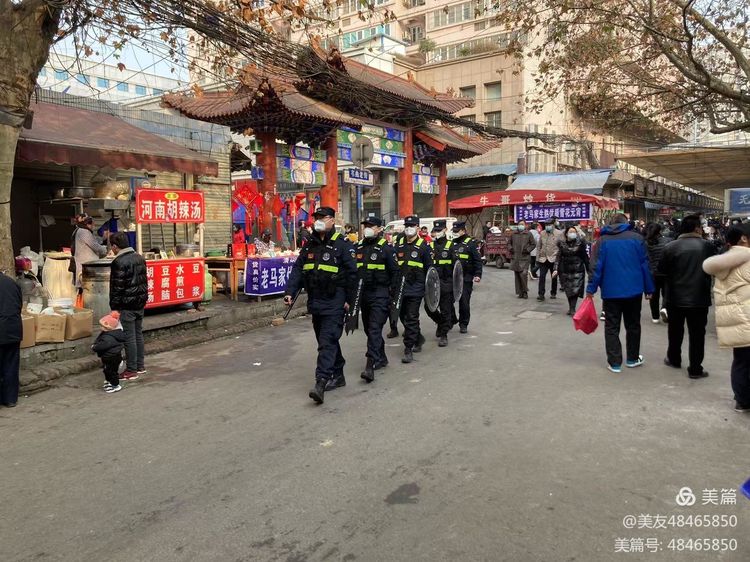 恪尽职守护元宵——西安市公安局航天分局巡特警大队加大元宵期间社会面管控力度