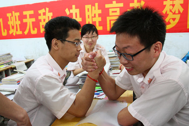 2022恐成高考“最难年”，3个变化要注意，部分学生难考本科