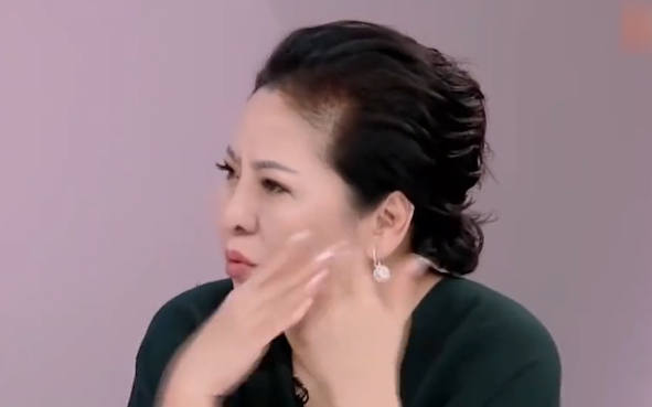 盘点七位出轨女明星，董洁出轨却先发制人，刘晓庆姜文被“捉奸”