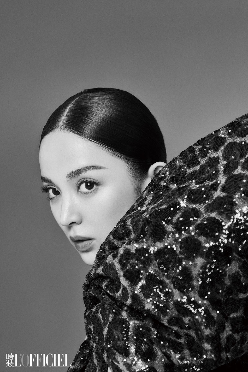 古力娜扎中性西装造型复古盐系湿发A气十足