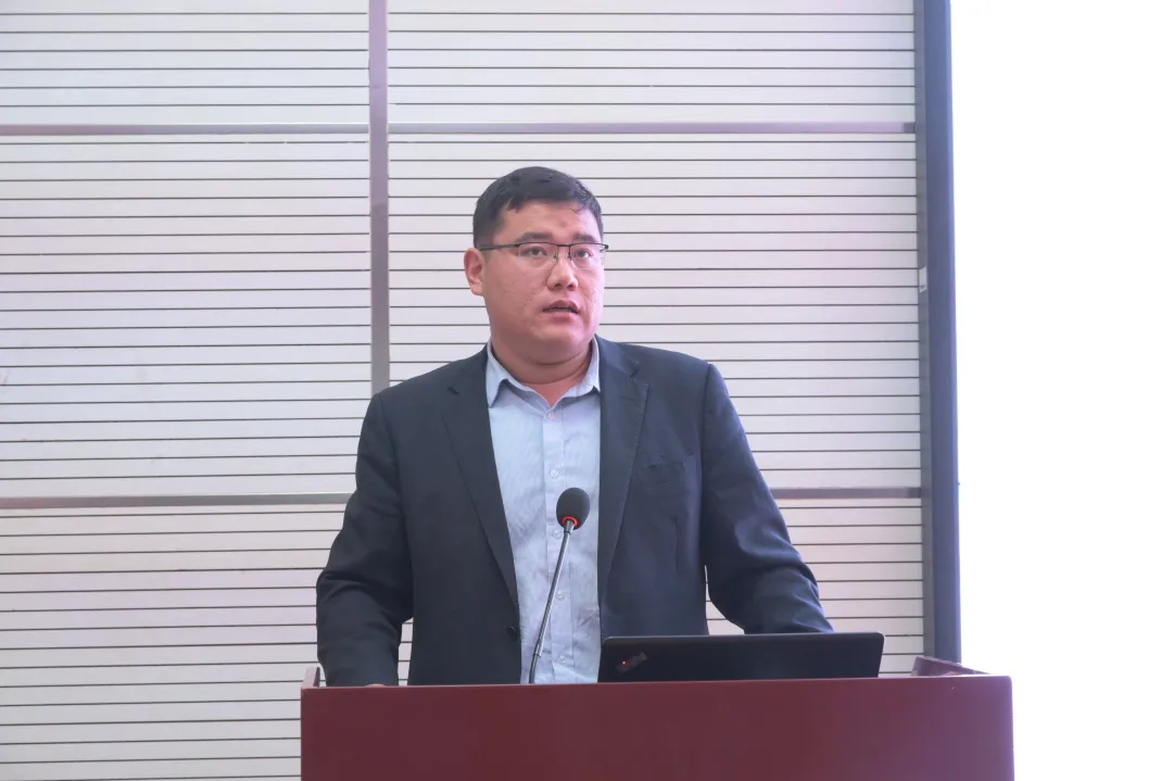 表彰先进树榜样,凝心聚力再出发——云南农大附中期中表彰大会