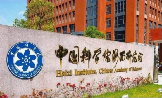 2004年山东高考状元，考得749分，差一分满分，后来在做什么呢？