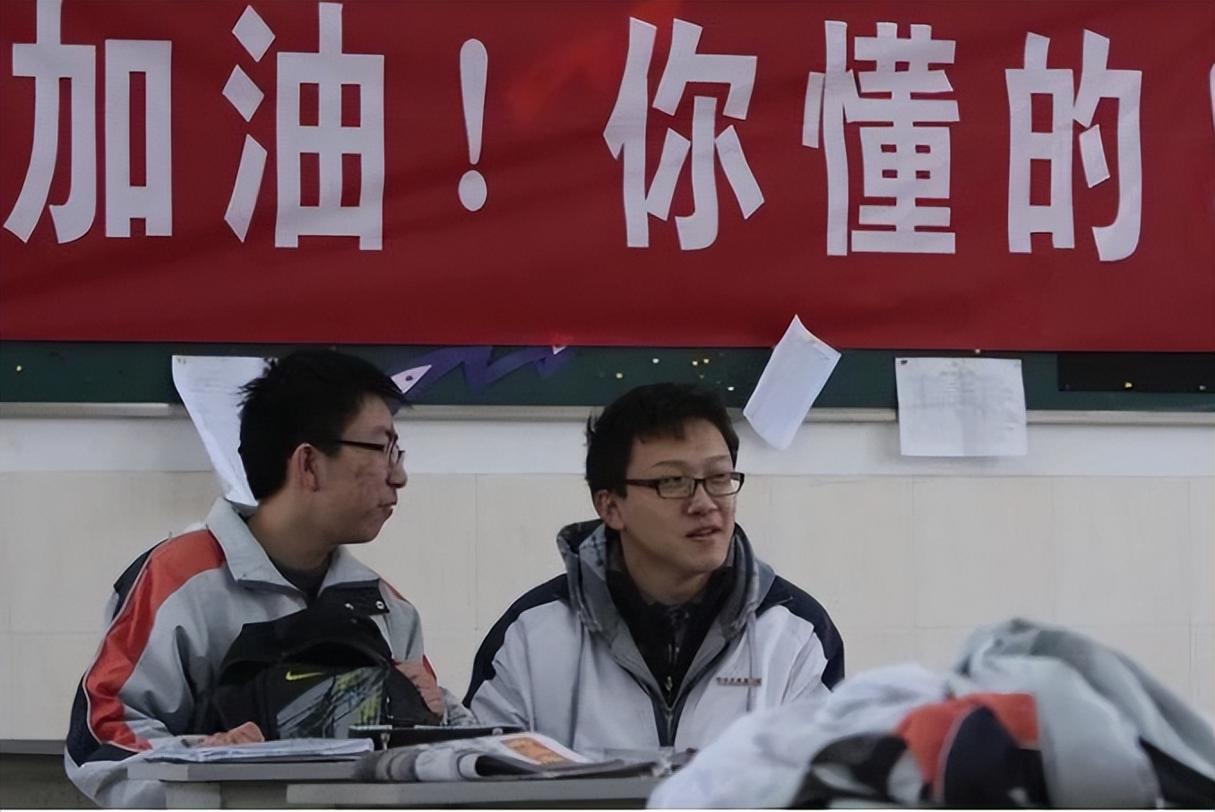 2022年将会是“高考小年”，录取分数线有望下降？理科生优势更大