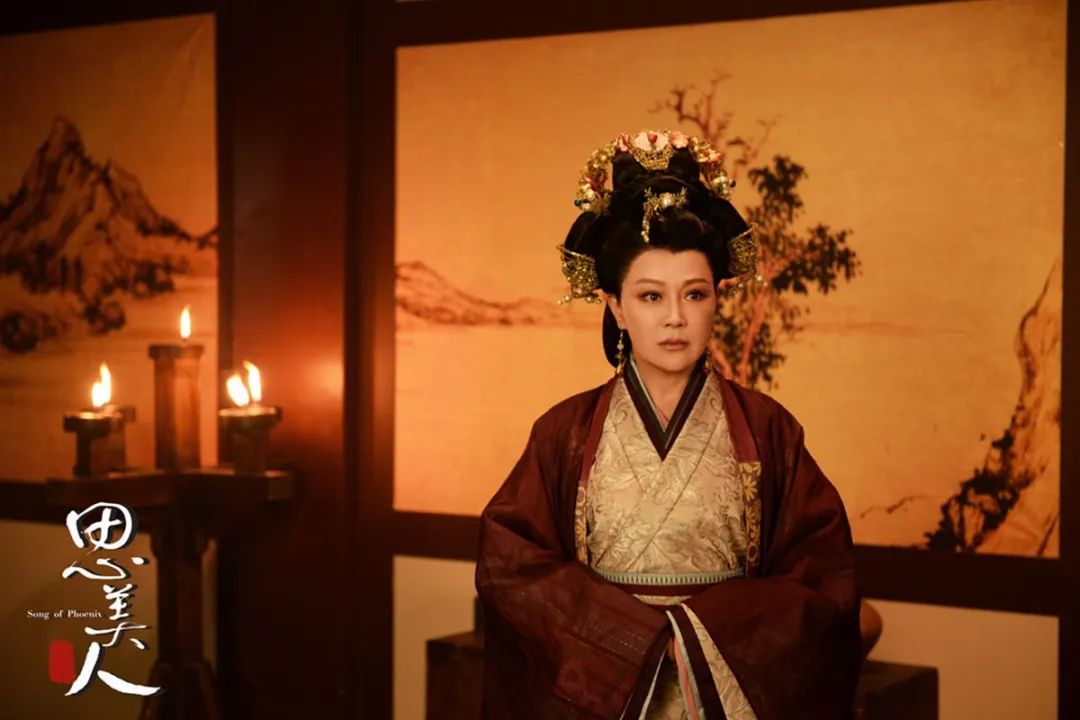 天生一张养尊处优的脸，自带贵妇气场，这6位“妈妈专业户”厉害