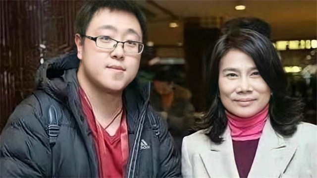 董明珠的儿子(董明珠儿子：集才华与帅气于一身，37岁至今未婚，法律硕士研究生)