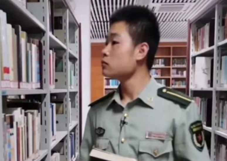 5年前，高考620分，在工地收到录取通知书的甘肃男孩，后来如何？