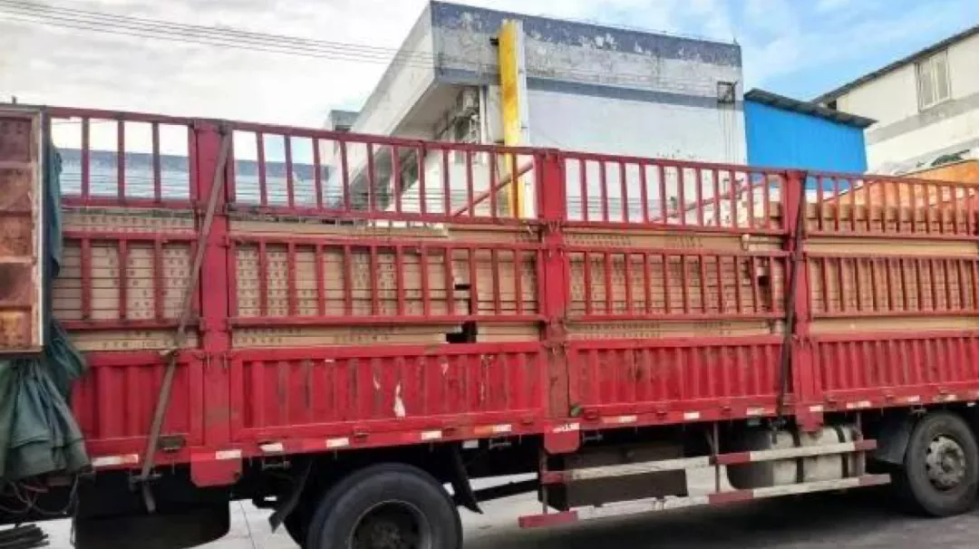 鹰牌“变阵”:不止做瓷砖!进军“墙地专家”,焕新两大店态
