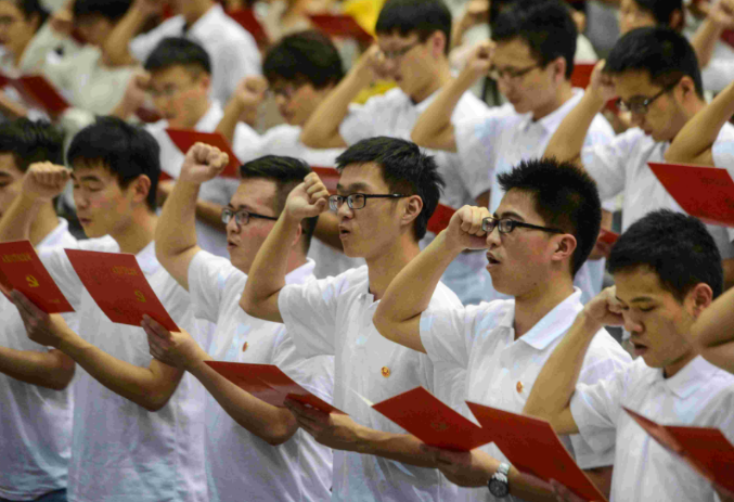 大学生入党有“硬性要求”，看你这三点是否达标？别错过最佳时机