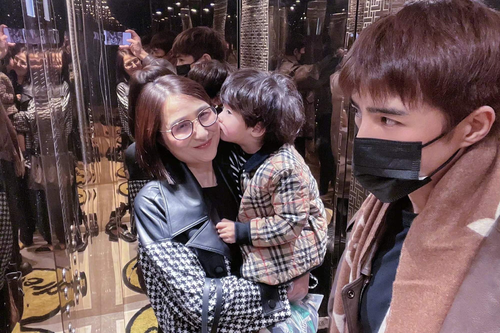 麦迪娜自曝婆媳矛盾，夏天坐月子婆婆不让开空调！哺乳期几度崩溃