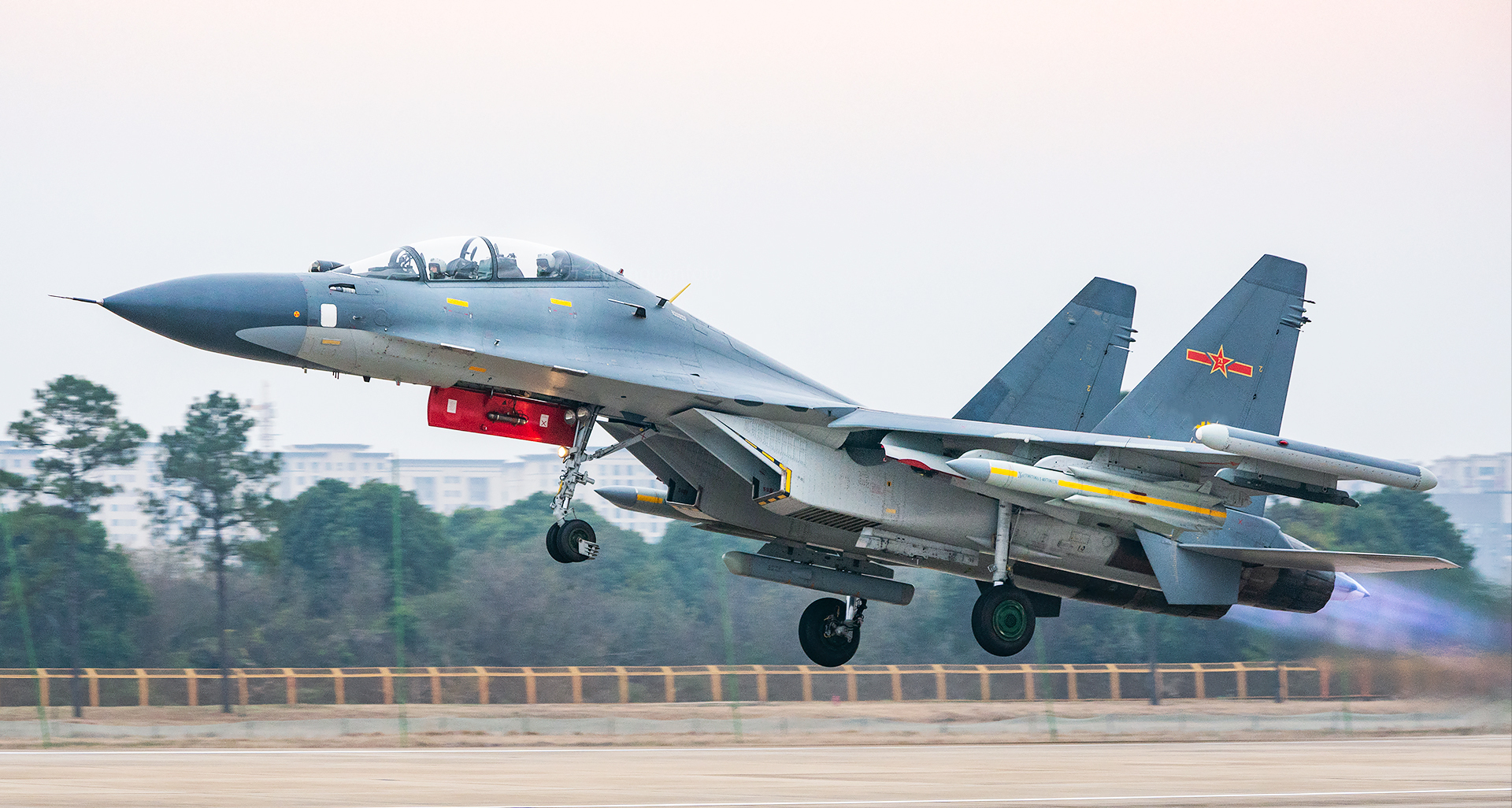 װ���������ӡ����30ս���ټ�ſ�ѣ��й���16�����з�����������