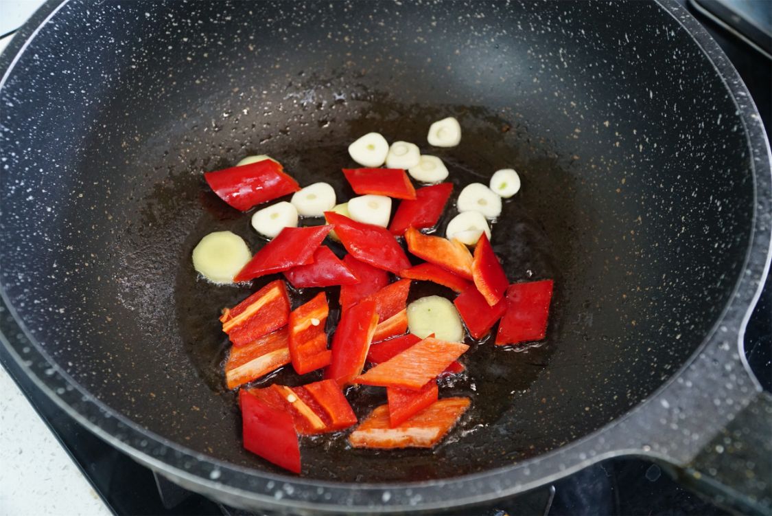 膳食纖維被稱為“長壽營養素”，春天的“菜王”含量高，建議多吃